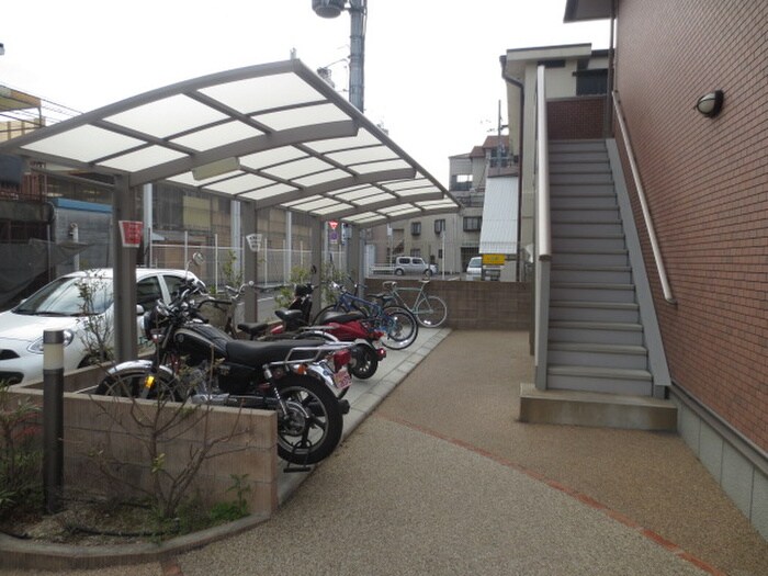 物件外観写真5　(駐輪場)