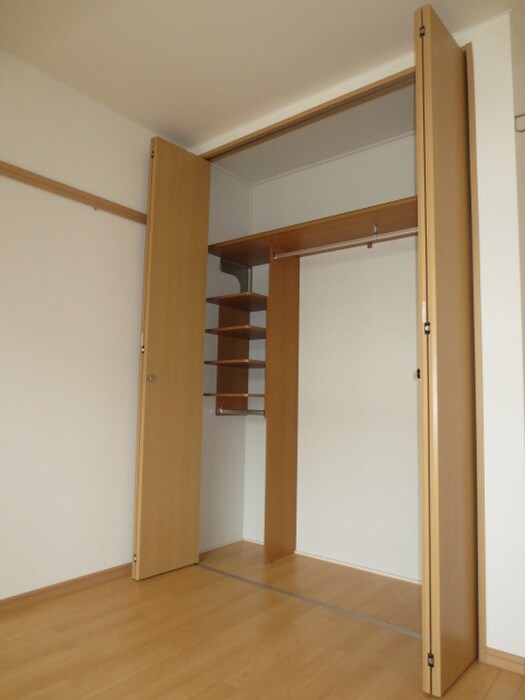 物件内観写真12　(収納)
