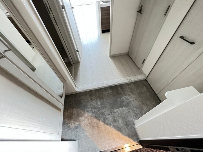 物件内観写真17　(玄関)