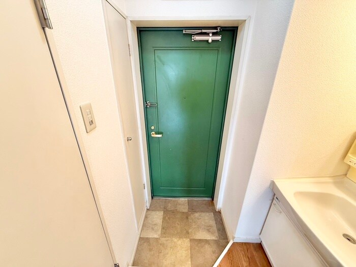 物件内観写真16　(玄関)