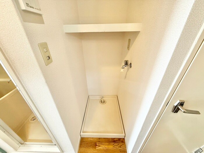 物件内観写真18　(洗濯機置場)