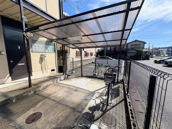 物件外観写真5　(駐輪場)