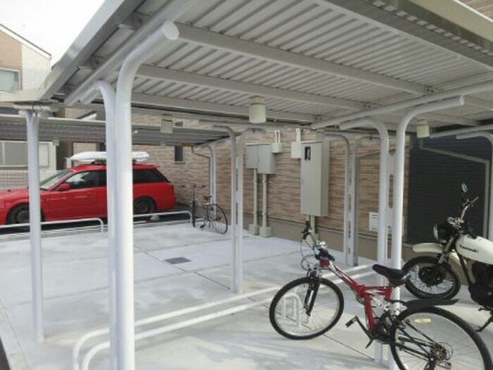 物件外観写真4　(駐輪場)