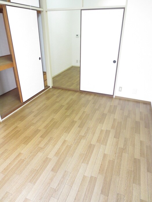 物件内観写真9　(居室)