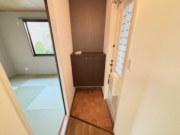 物件内観写真17　(玄関)