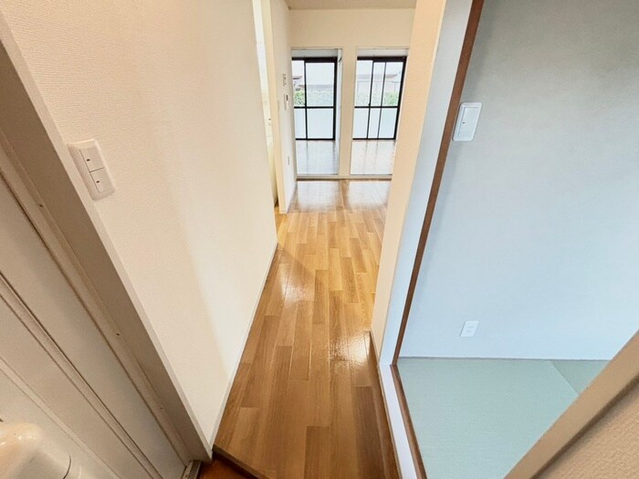 物件内観写真18　(廊下)