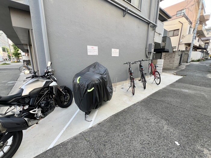 物件外観写真6　(駐輪場)