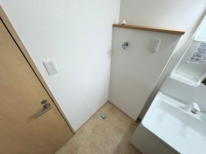 物件内観写真12　(洗濯機置場)