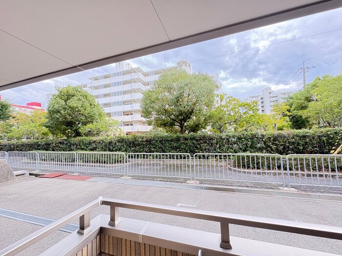 物件内観写真22　(室内からの展望)