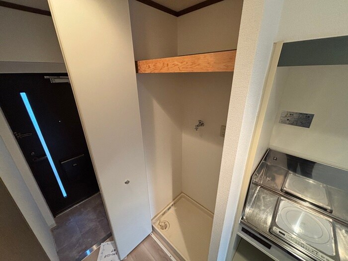 物件内観写真13　(洗濯機置場)