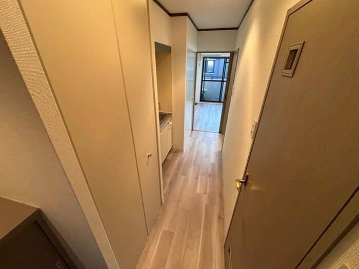 物件内観写真16　(廊下)