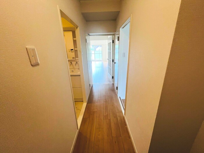 物件内観写真15　(廊下)