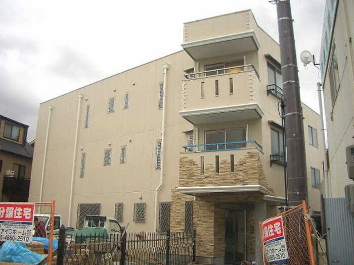 物件外観写真4　(駐車場)