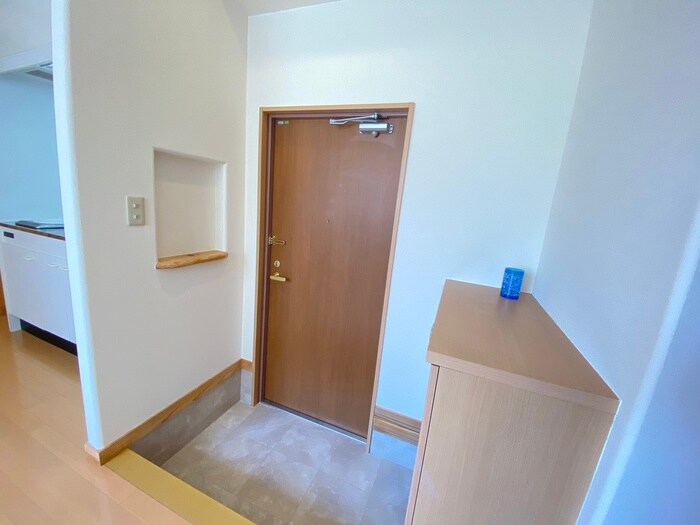 物件内観写真14　(玄関)