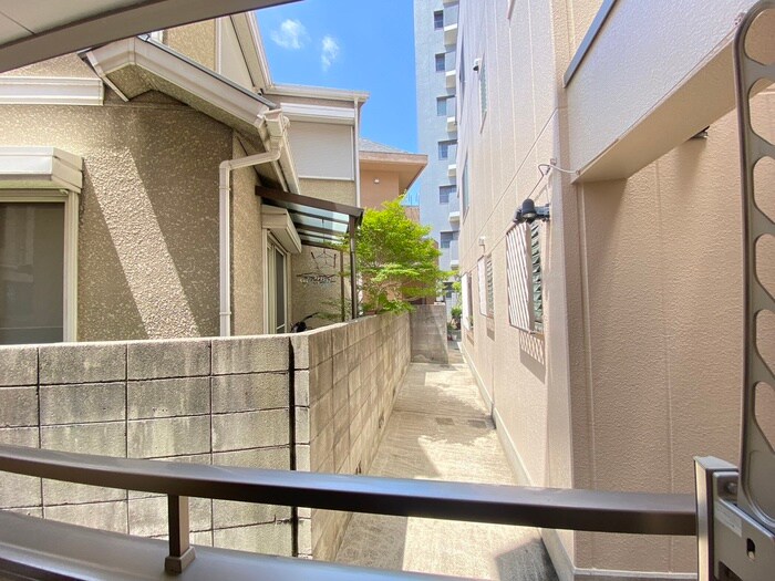 物件内観写真17　(室内からの展望)