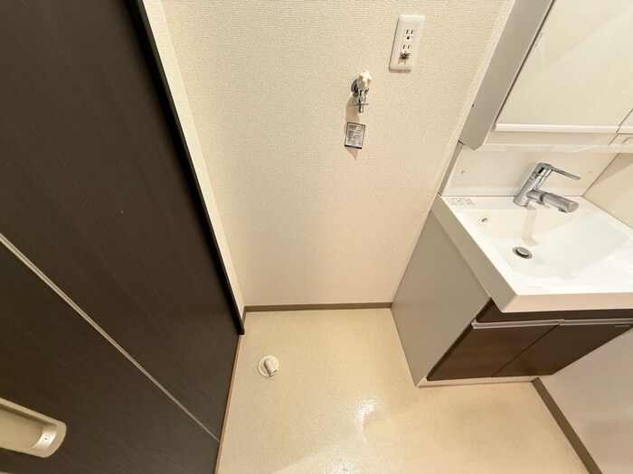 物件内観写真12　(洗濯機置場)