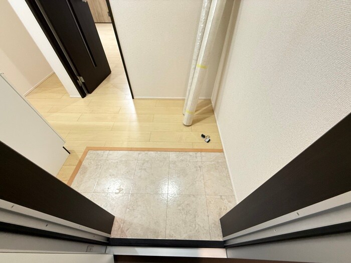 物件内観写真14　(玄関)