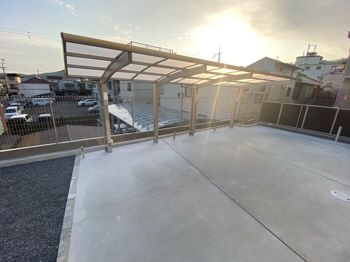 物件外観写真5　(駐輪場)