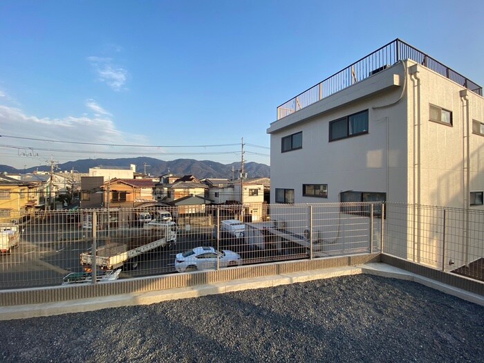 物件内観写真22　(室内からの展望)