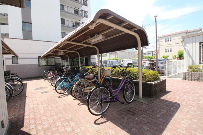 物件外観写真3　(駐輪場)