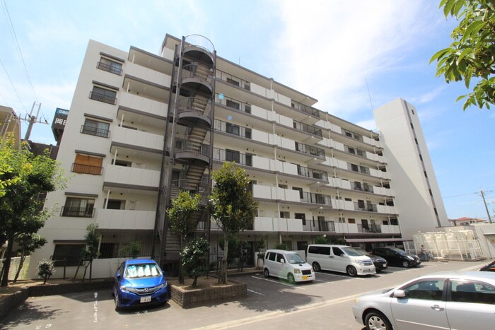 物件外観写真6　(駐車場)