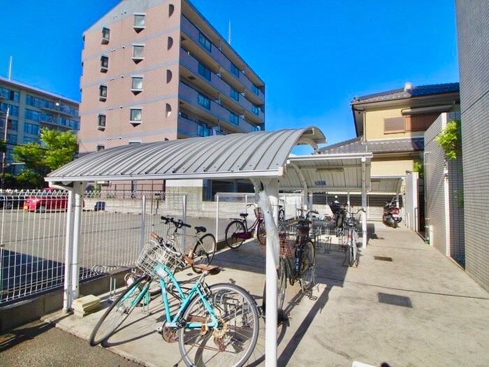 物件外観写真5　(駐輪場)