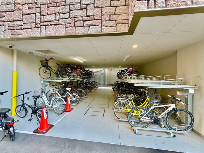 物件外観写真5　(駐輪場)