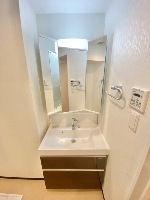 物件内観写真11　(洗面)