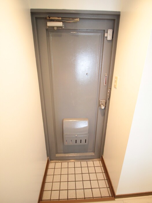 物件内観写真7　(玄関)