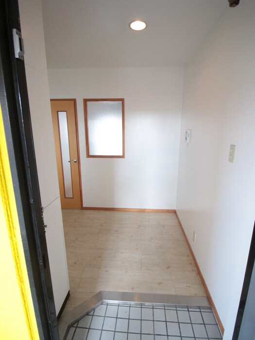 物件内観写真7　(玄関)