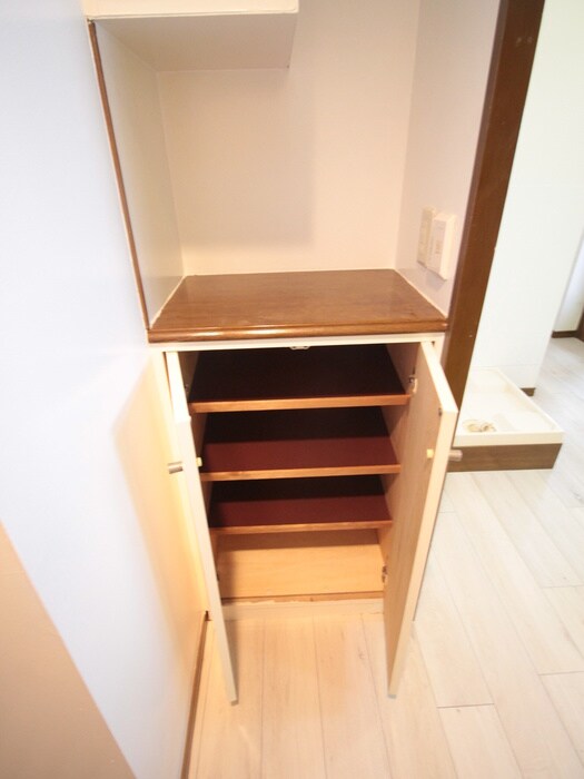 物件内観写真8　(靴箱)