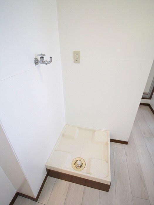 物件内観写真11　(洗濯機置場)