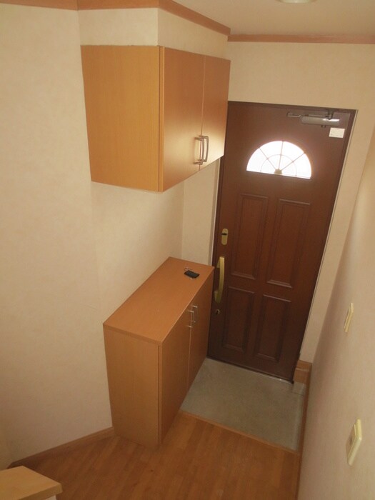 物件内観写真16　(玄関)