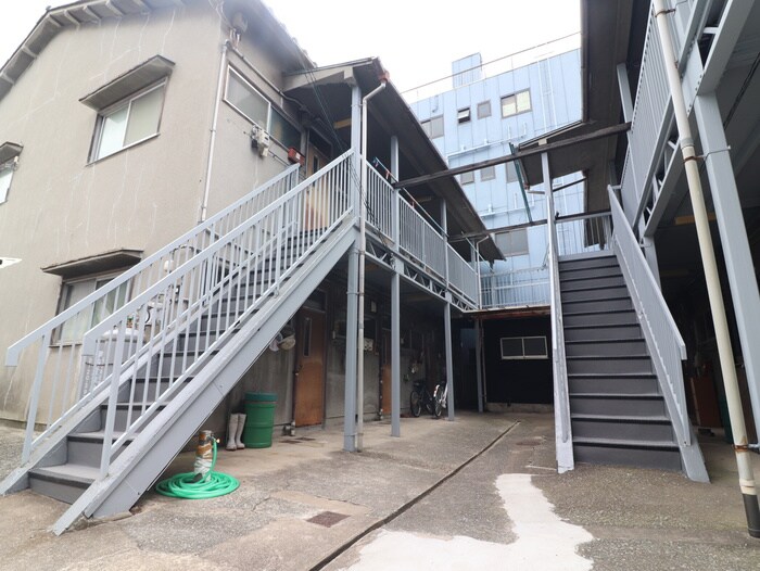 物件外観写真5　(エントランス部分)