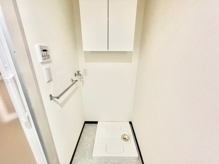 物件内観写真12　(洗濯機置場)