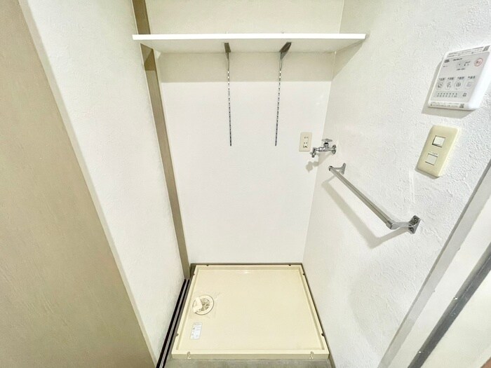 物件内観写真12　(洗濯機置場)