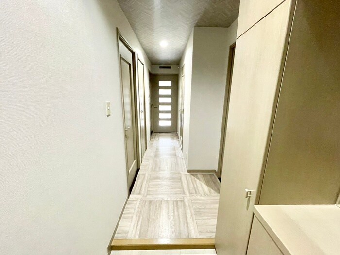 物件内観写真17　(廊下)