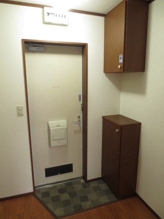 物件内観写真12　(玄関)
