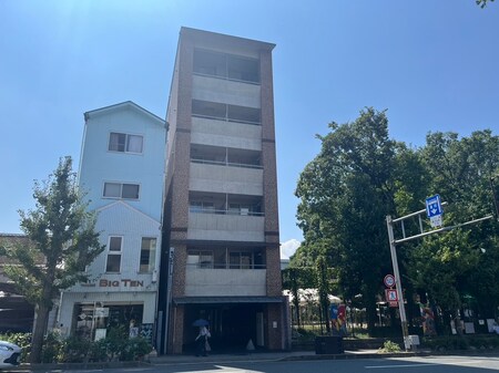 Ｋｚ　ＡＬＬＡＹ外観写真