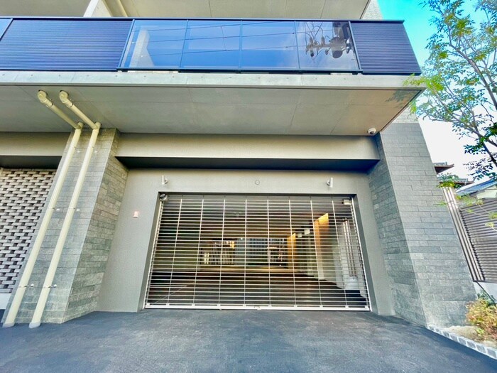 物件外観写真4　(駐車場)