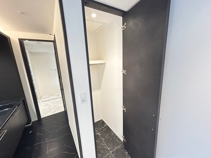 物件内観写真15　(収納)