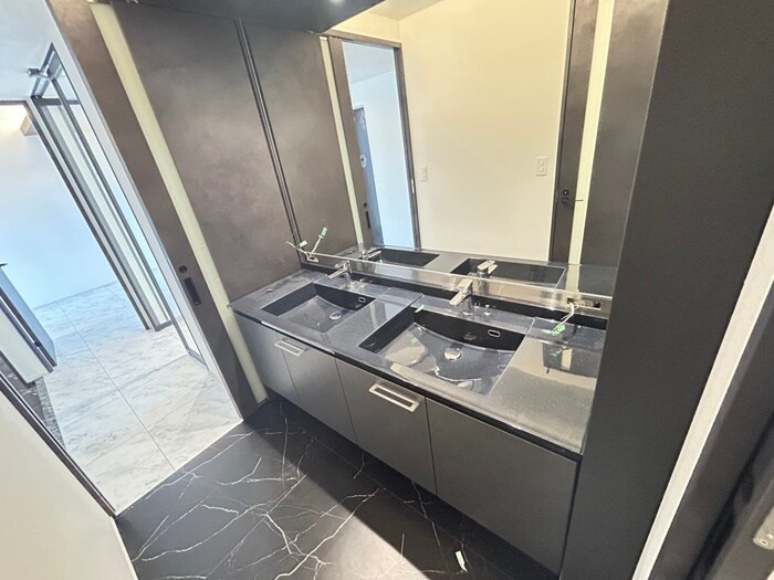 物件内観写真16　(洗面)