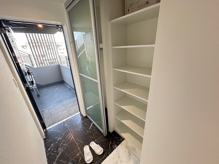 物件内観写真21　(玄関)