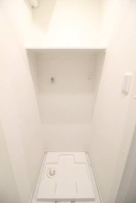 物件内観写真14　(洗濯機置場)