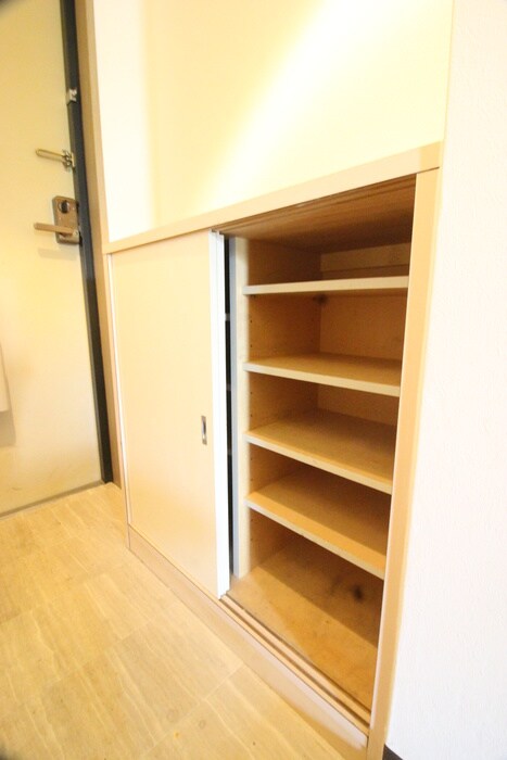 物件内観写真8　(靴箱)