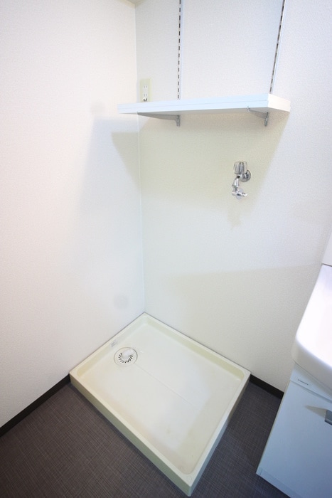 物件内観写真14　(洗濯機置場)