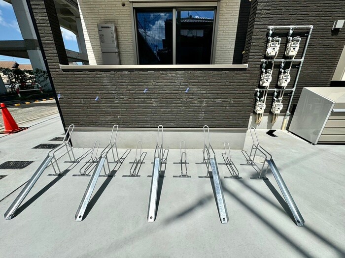 物件外観写真3　(駐輪場)