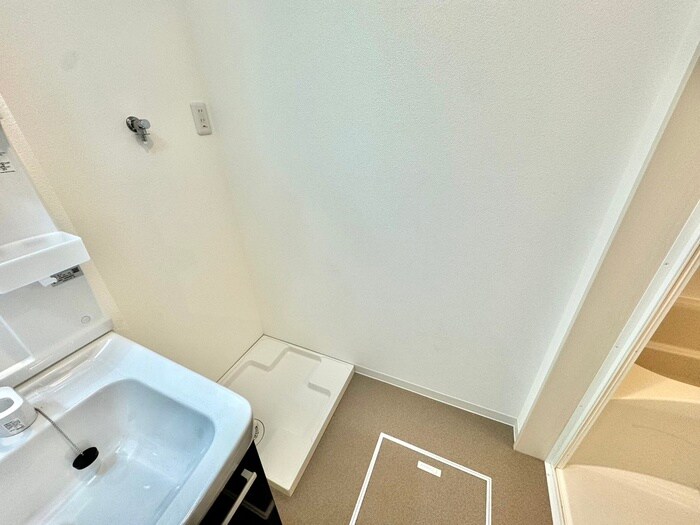 物件内観写真12　(洗濯機置場)