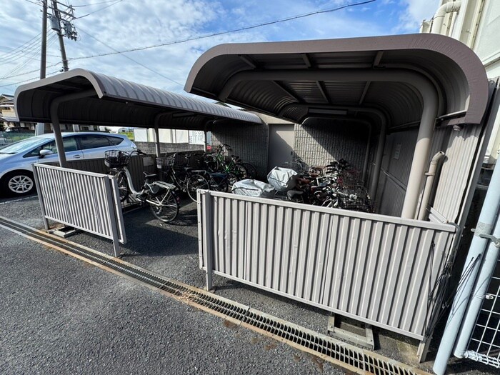 物件外観写真6　(駐輪場)