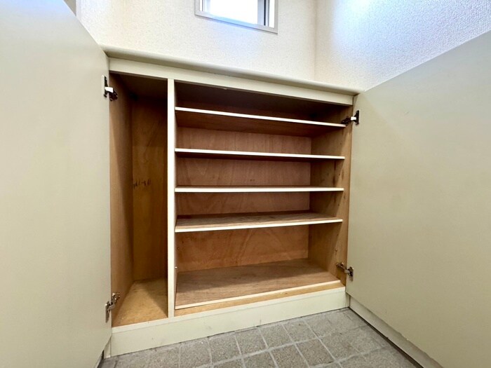 物件内観写真18　(靴箱)